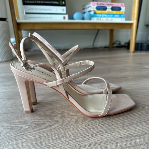 Modatope patent leather heeled sandal, nude, size 8.5 - Picture 3 of 5